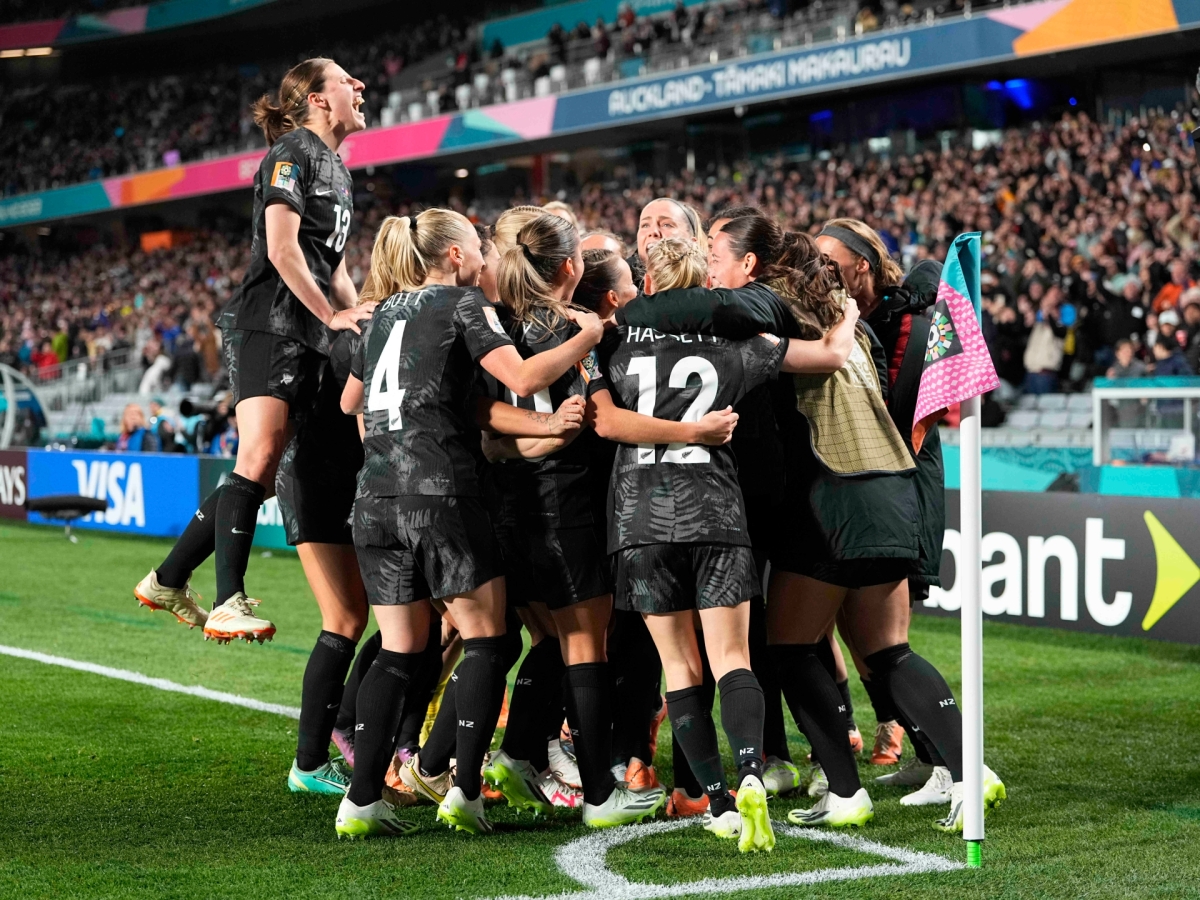 Frauenfussball zwischen Kiwis, England und Rugby